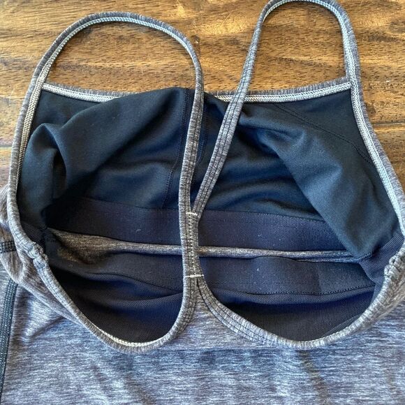 Lululemon Tank Top Women's 2 Gray Power Y Built In Bra Workout Yoga - Picture 6 of 8